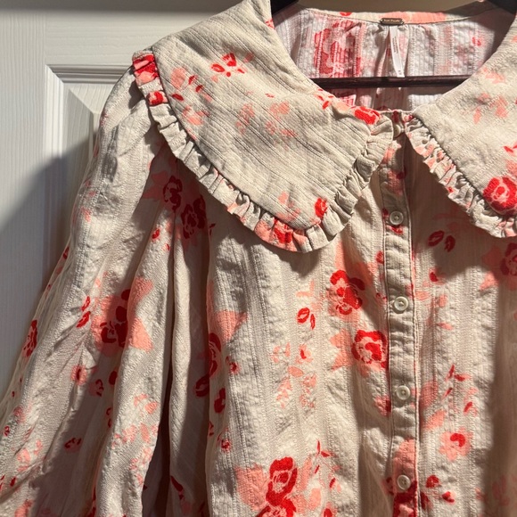 Free People Floral Button-Up Blouse with Ruffled Collar Size Medium - Picture 2 of 8